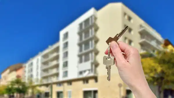 8 yil sonra yasak sona erdi studyo daire geri donuyor KrcnMaaX