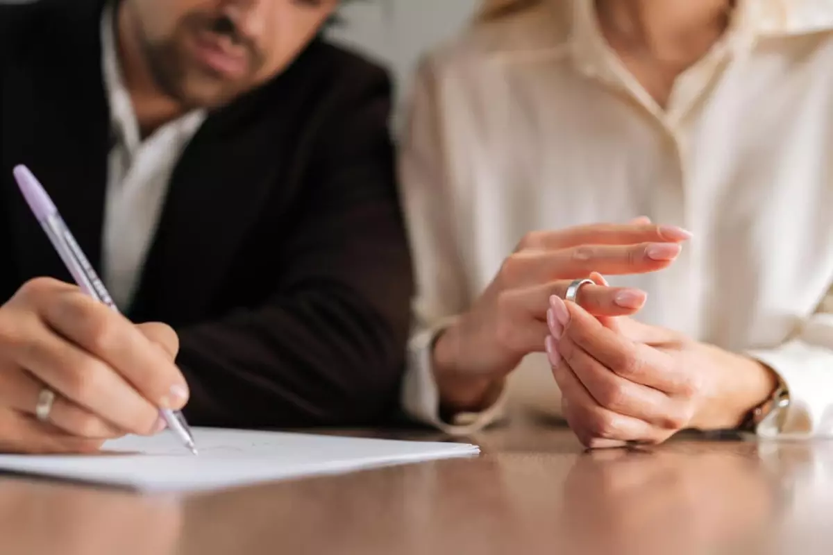 halil erkek degil yapamadi sozu bosanma davasi acan kadinin basini yakti 9KpbJEz9