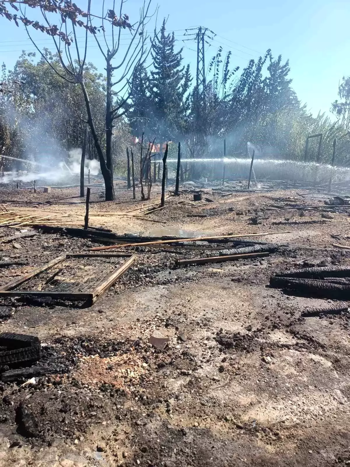 karatasta tarim iscileri cadirinda yangin PsQqizTJ