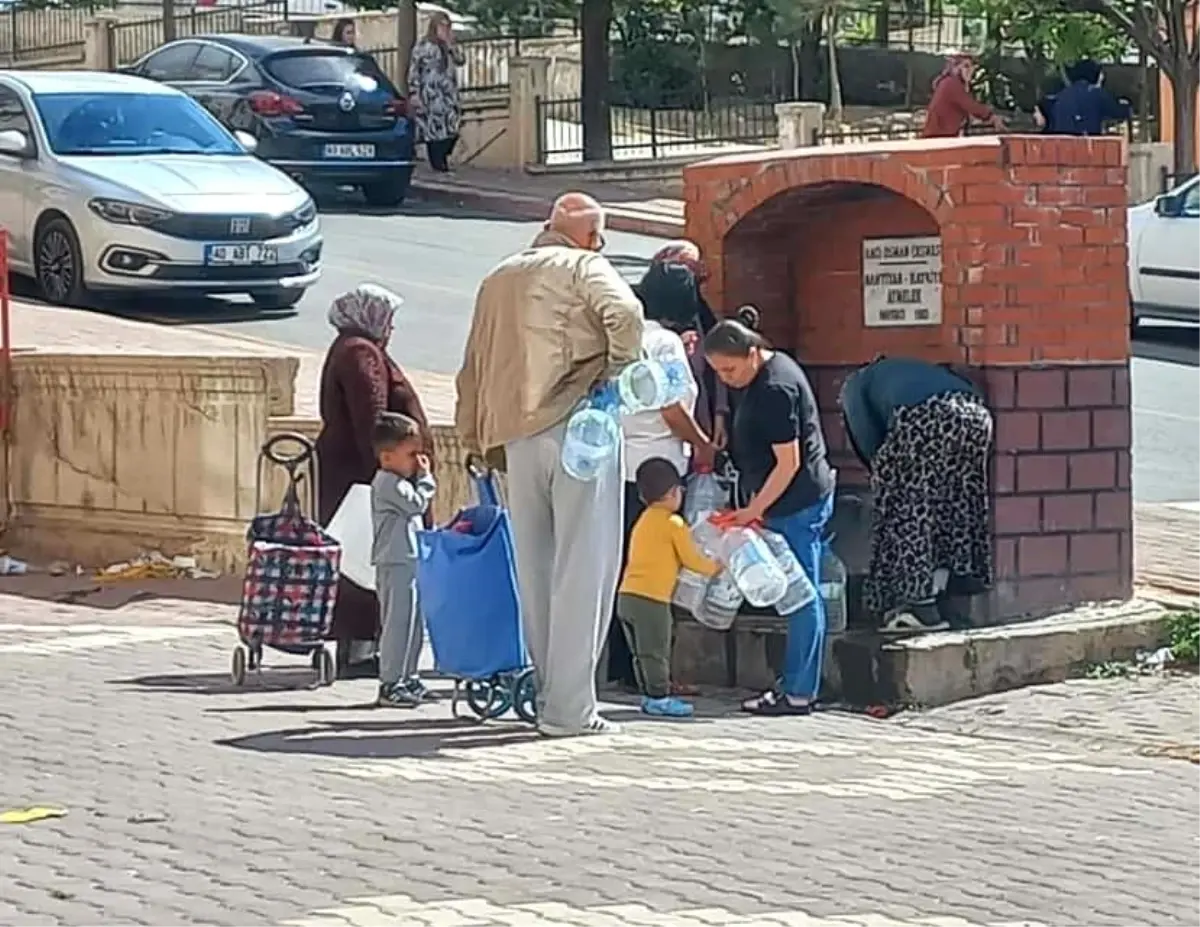 kirsehirde su kesintisi magduriyeti vatandaslar tasima su ile hayat mucadelesi veriyor tV4deiZX