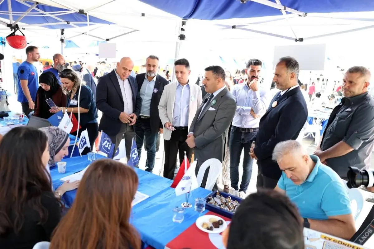 kucukcekmecede 2 istihdam fuari duzenlendi OsZKhQXp