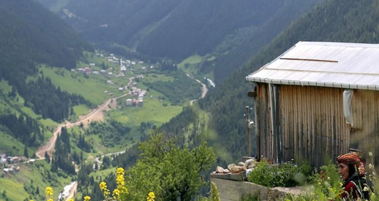 rizede yaylada yollarini kaybeden iki turiste ulasildi dSqwswNT