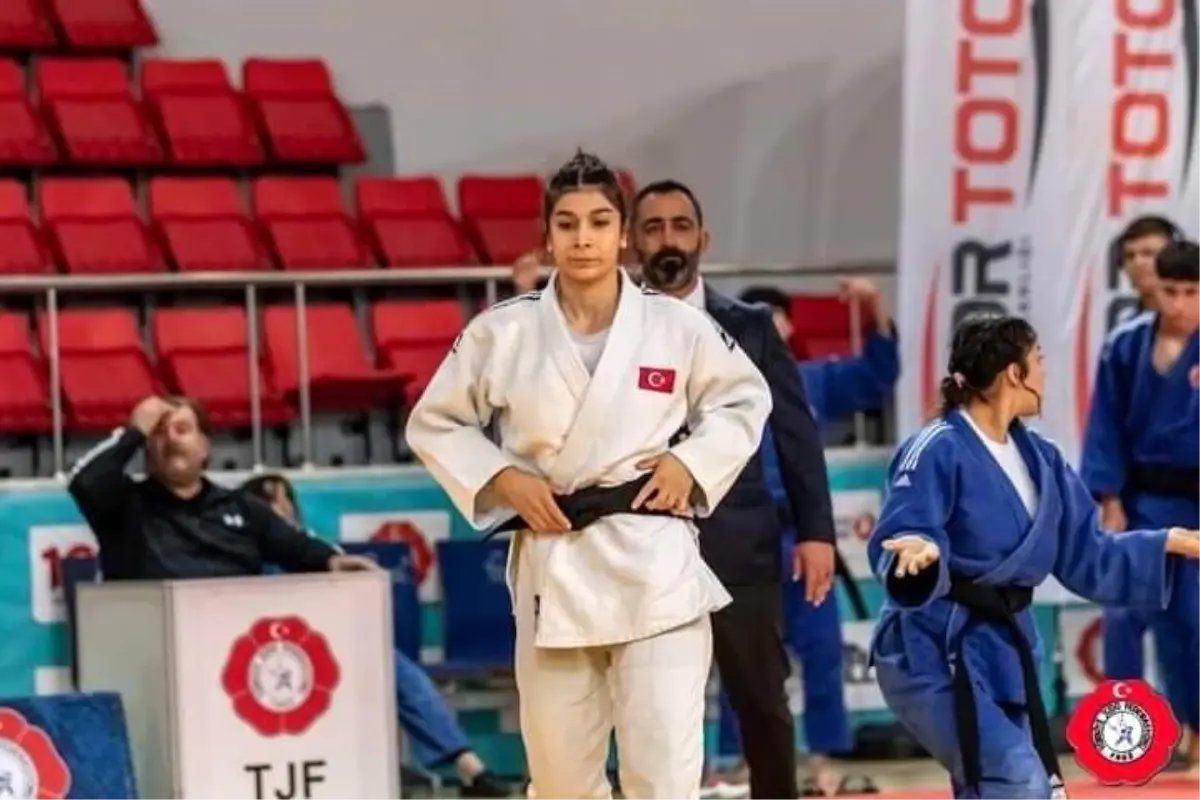 sumeyye deniz balkan sampiyonasinda SvHuQsSw