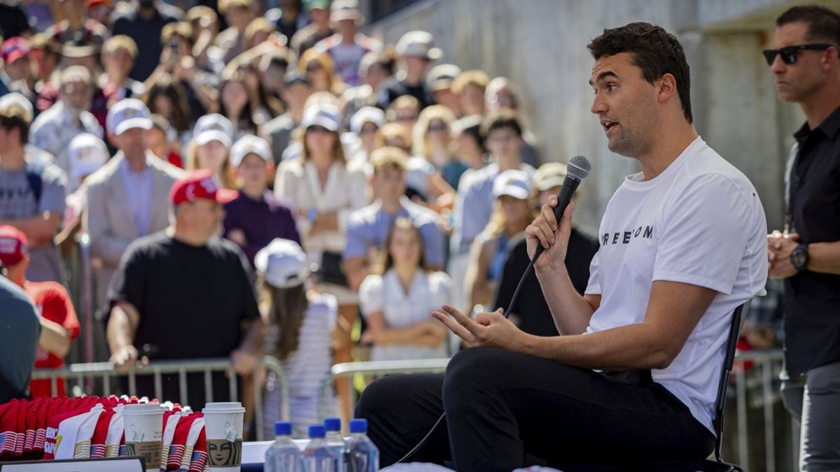 trumptan charlie kirk hamlesi AuDc9Lsh