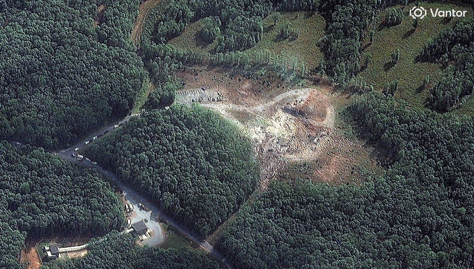 16 kisi oldu bina yok oldu abddeki patlamanin boyutu uydu goruntulerinde gt4YBAE1.jpg