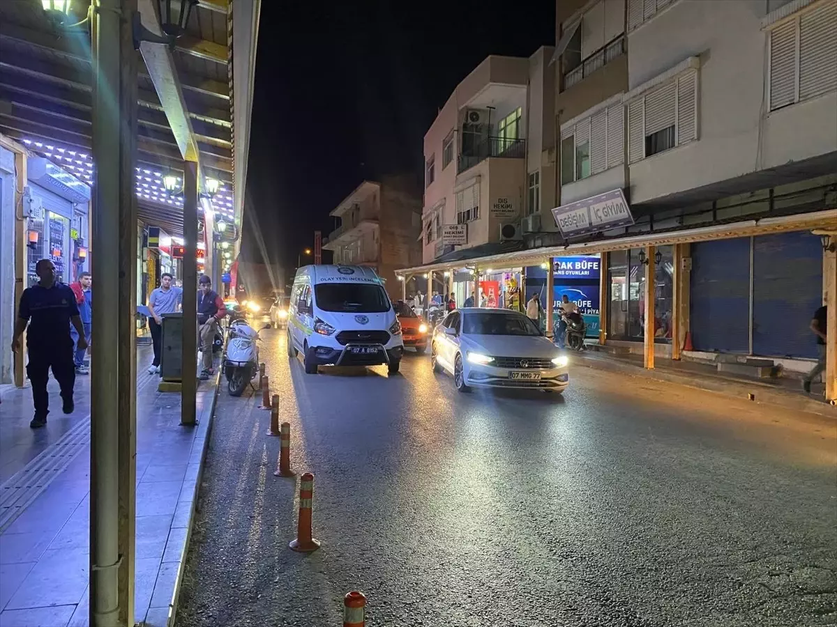 antalyada motosiklet kazasi surucu yaralandi SZJNJShd.jpg