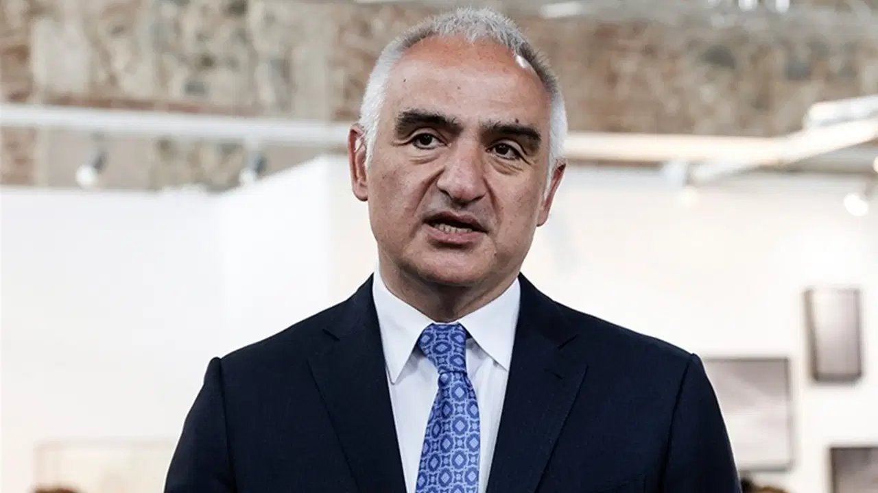 bakanligin yasakladigi kitaplar meclis gundeminde kendilerini inkar ediyorlar ekOeKPAE.jpg