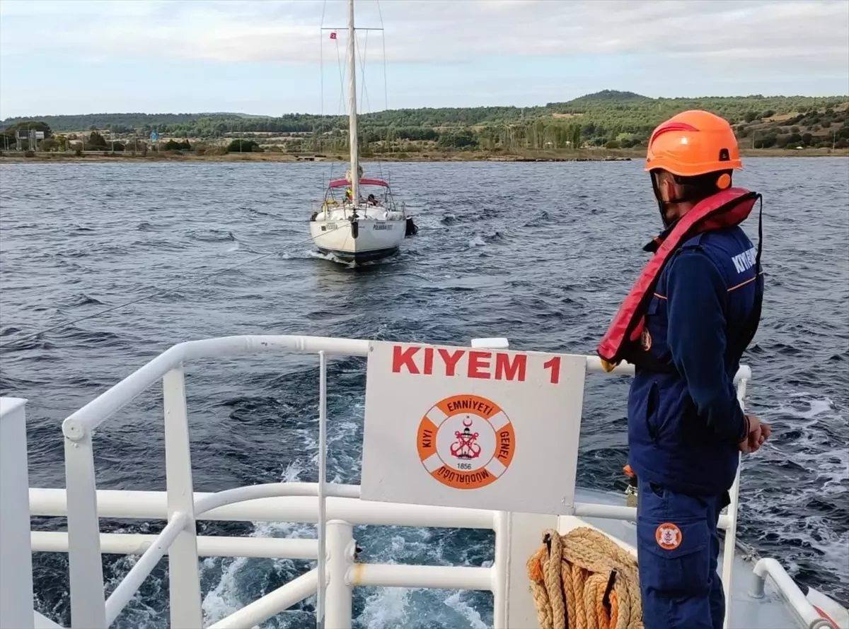 canakkalede suruklenen tekne kurtarildi h5IrmOnP.jpg