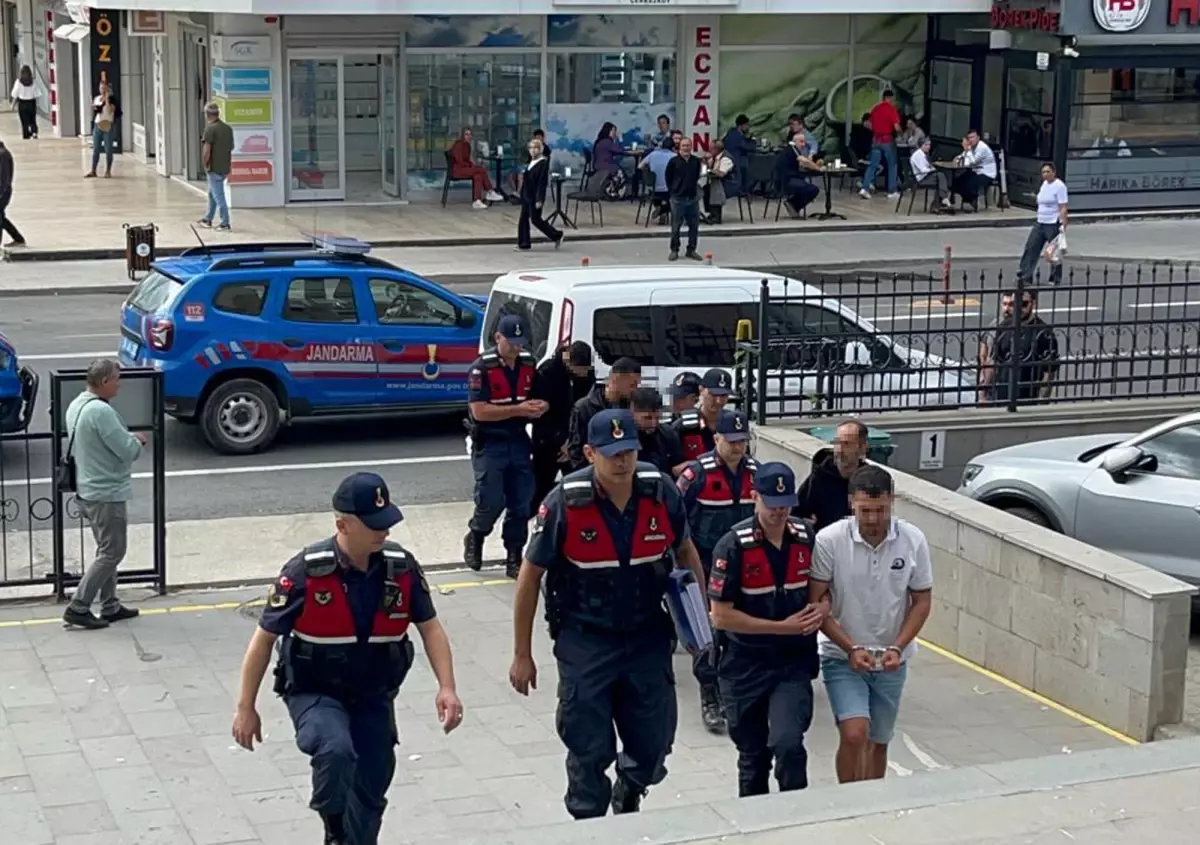 cerkezkoyde 32 milyon lira dolandiricilik operasyonu GTnvD1Je