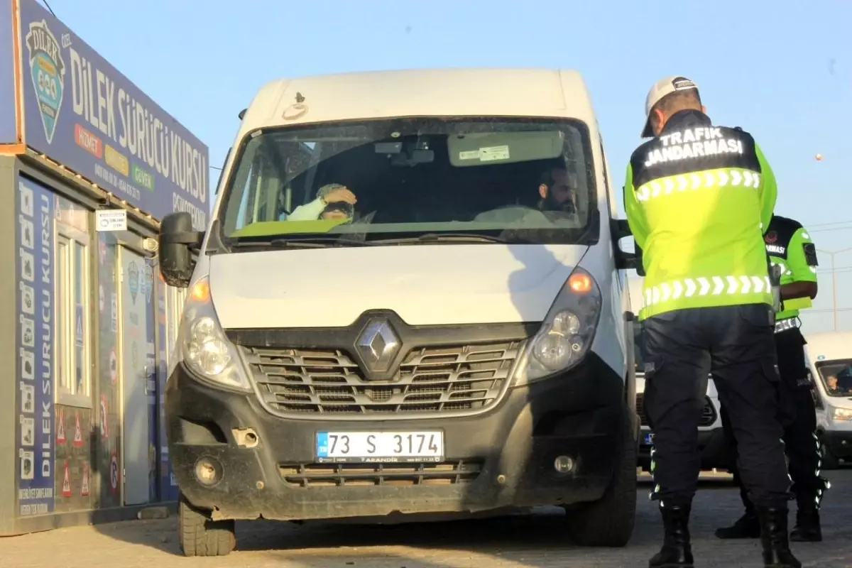 cizrede okul servislerine guvenlik denetimi stwQGPHZ.jpg