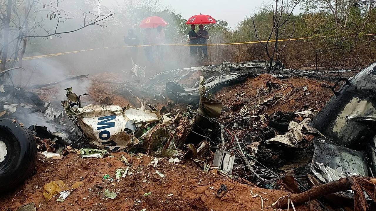 kenyada bir ucagin dusmesi sonucu 11 kisi oldu bJIY2tZc.jpg