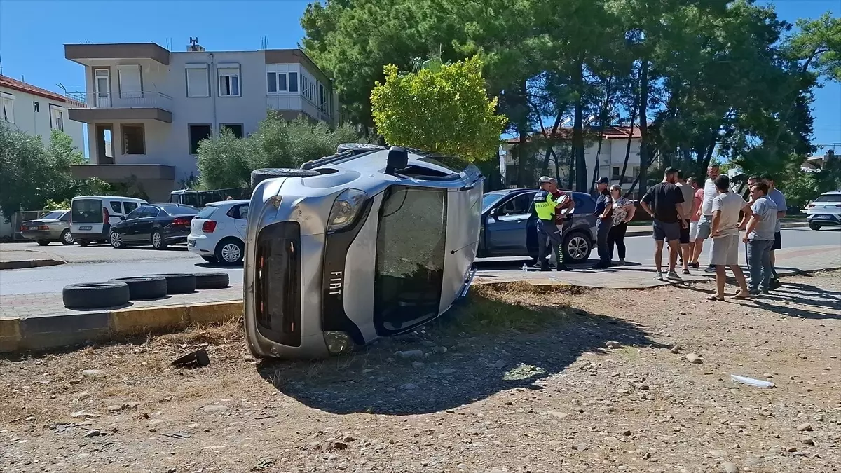 manavgatta trafik kazasi 3 yarali XQWt65wP