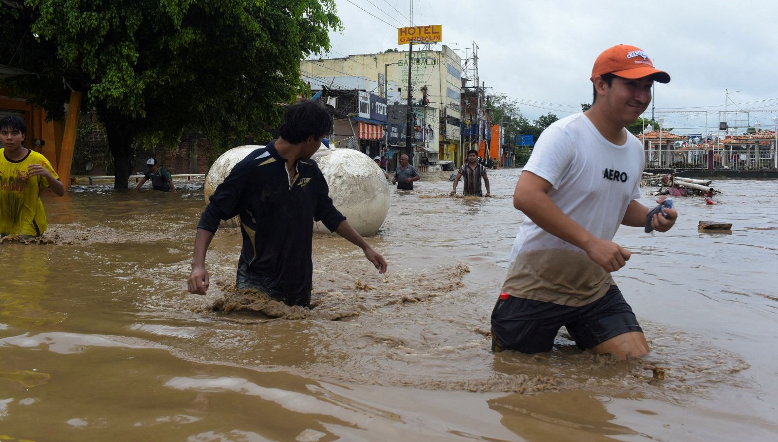 meksikada selin bilancosu agir 23 kisi hayatini kaybetti 532E5G6k