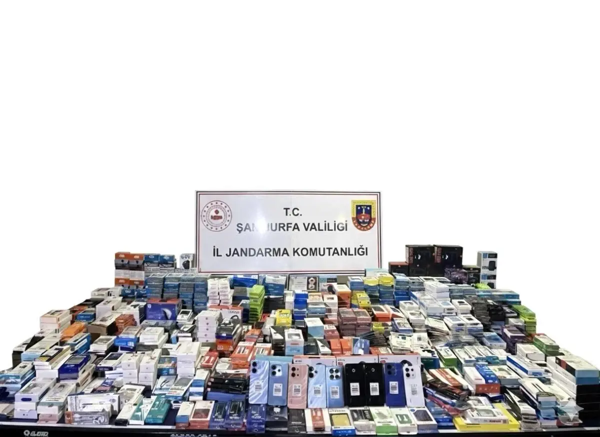 sanliurfada gumruk kacagi cep telefonu ve aksesuarlari ele gecirildi 6NzcRtQa.jpg