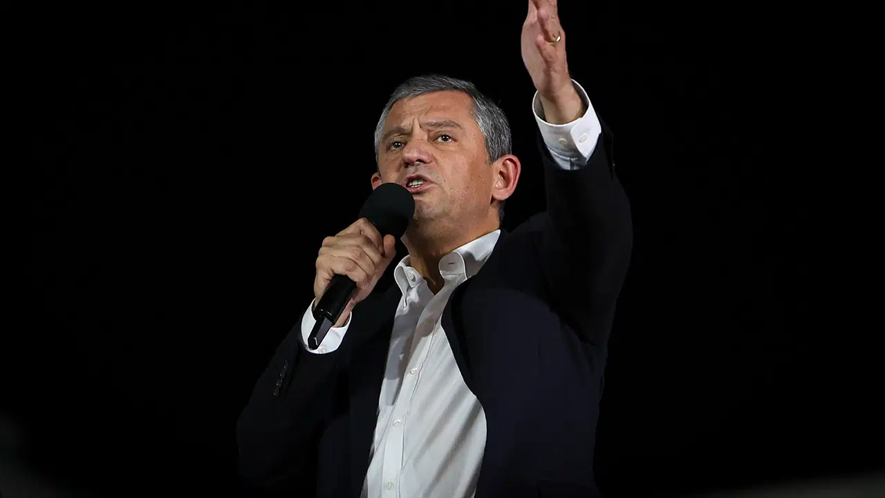 akin gurleke sure vermisti ozgur ozelden bu aksam icin saatli cagri Fse2juDX.jpg