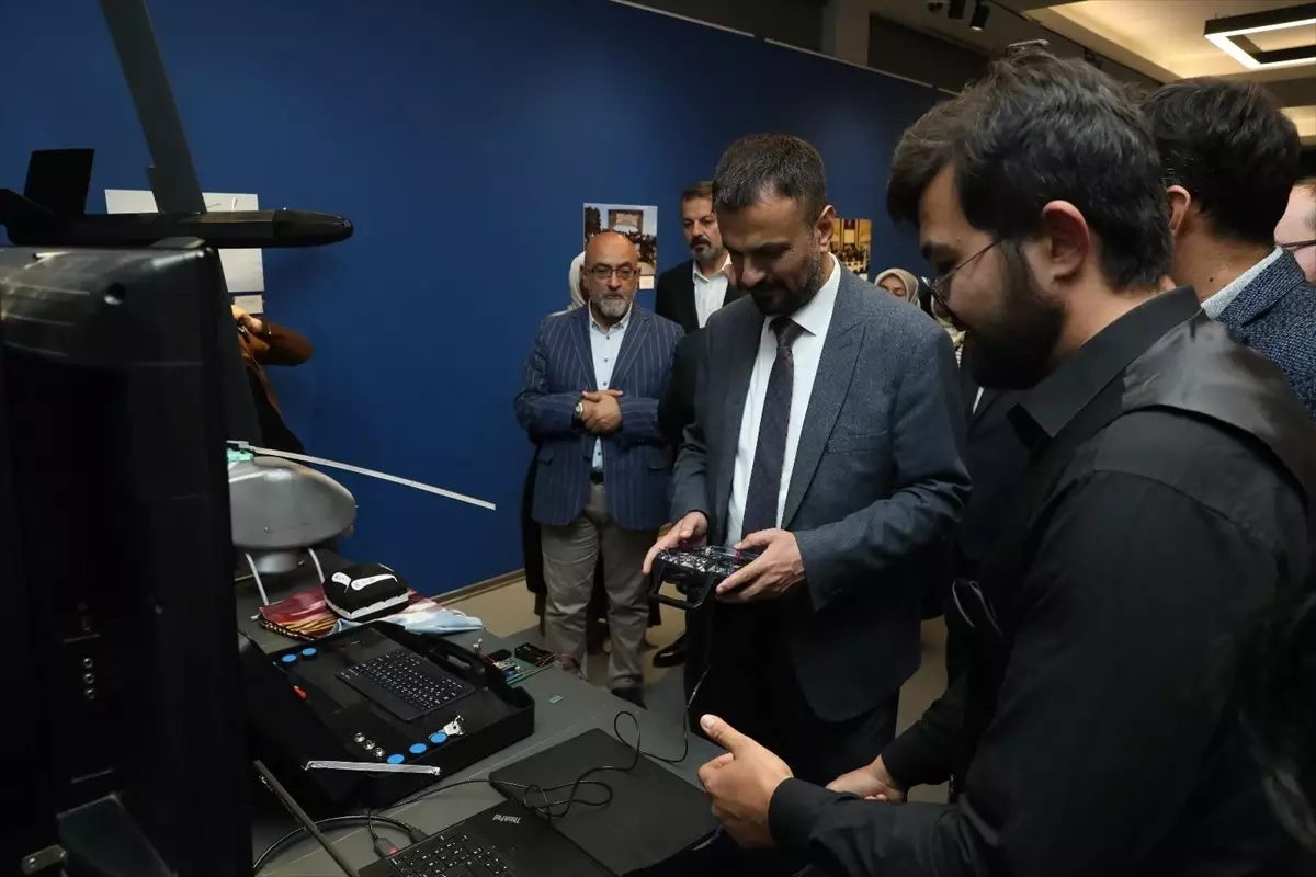 kayseride bi dunya sanat sergisi DvMI15RS.jpg