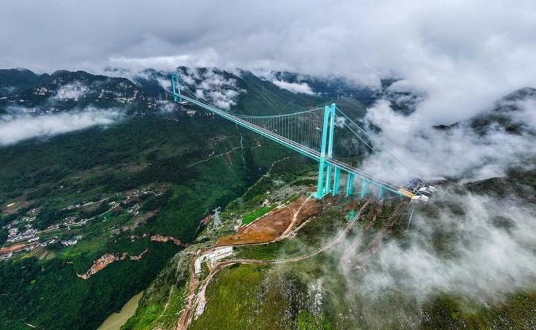 Huajiang Büyük Kanyon Köprüsü: 2 Saatlik Yolculuk 2 Dakikaya İndi