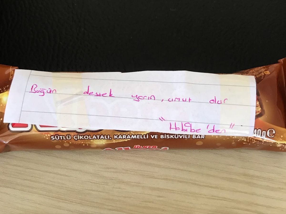 Bartınlı Öğrencilerden Duygusal Destek: Çikolatalara Yazılan Teşekkür Mesajları
