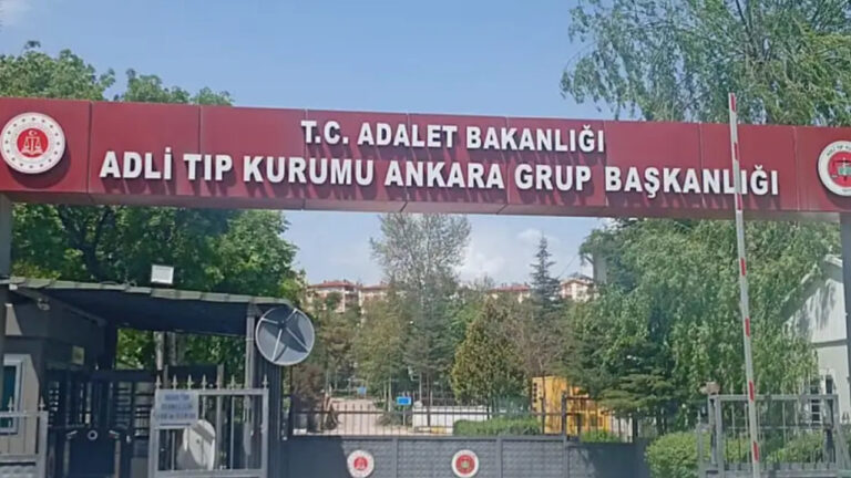 ankarada-kardesi-tarafindan-bicaklanan-beytullah-cevik-son-yolculuguna-ugurlandi-AYfRZ4gB